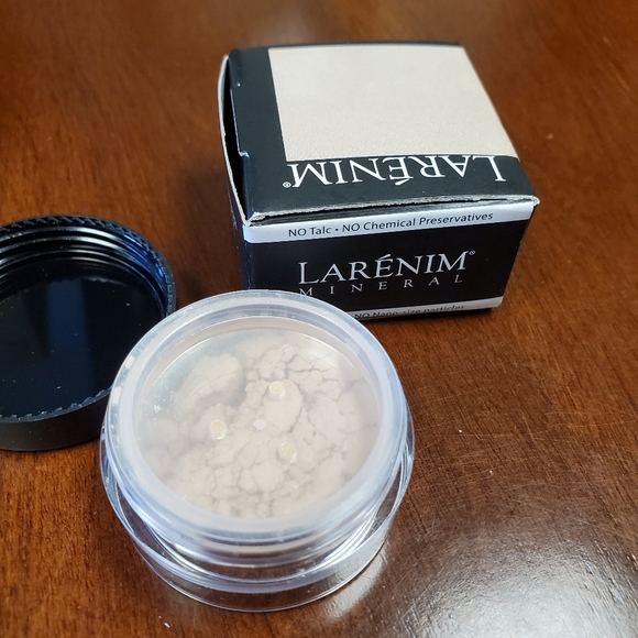 NIB Larenim Imagine Mineral Eye Colour - Picture 4 of 5
